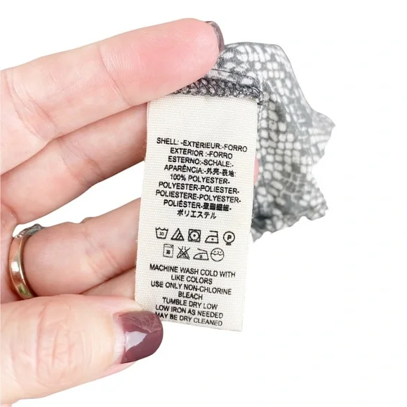 Free People Muse Snakeskin Python Button Front Long Sleeve Top Peasant Small - Picture 13 of 15